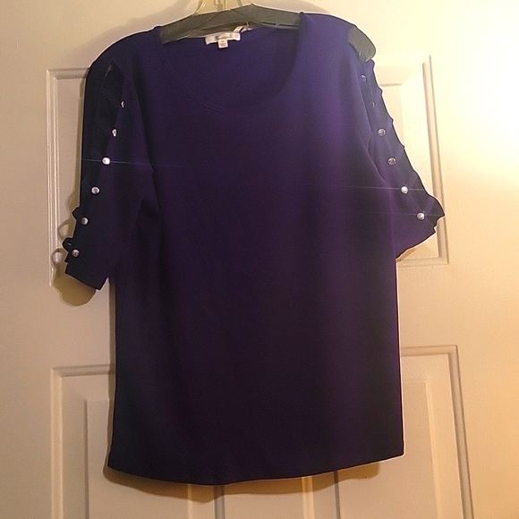 Top - Picture 1 of 3